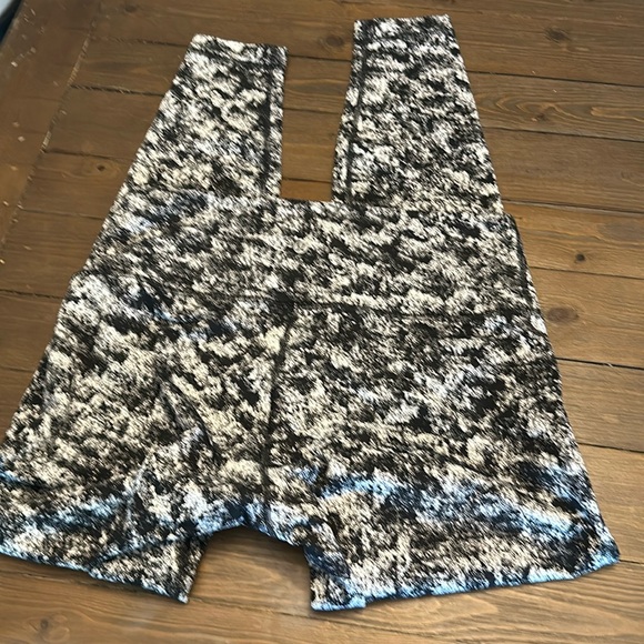 Lululemon Wunder Under High-Rise Tight 28" *Luxtreme
Misted Jacquard Black White - Picture 3 of 6